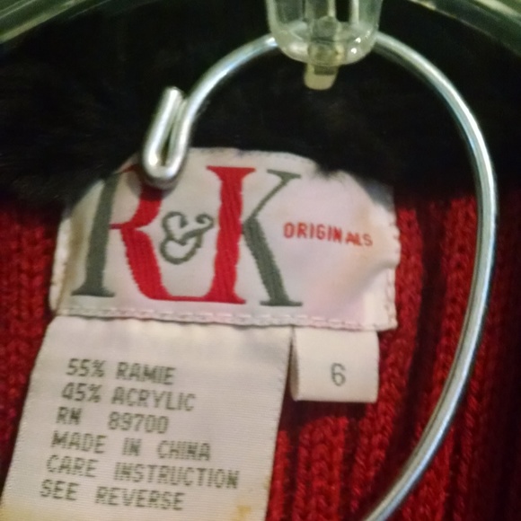 Sweater and skirt set - Picture 3 of 6